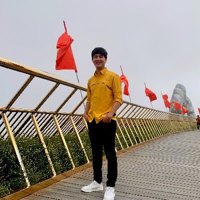 tranhue_590's profile picture. vh