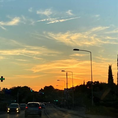 universe_of_fem's profile picture. Le bonheur est déjà là. Développement personnel et spirituel.