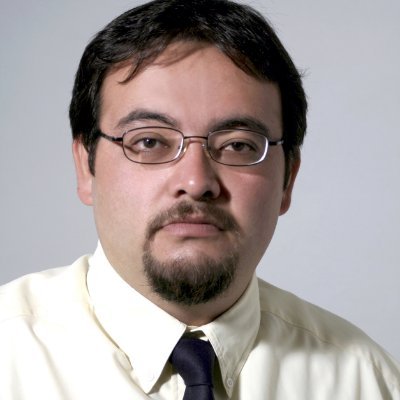 Doctor en Educación, Maestro en Educación con Esp. en Metodología y D. Curri., Diseñador industrial.