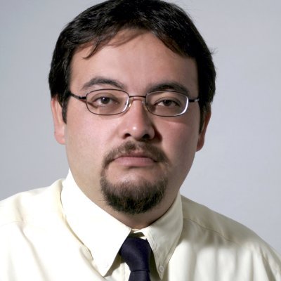 Estudiante de Doctorado en Educación, Maestro en Educación con Esp. en Metodología y D. Curri., Diseñador industrial. Servidor Público en el Estado de México.