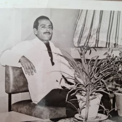 Ekonomi ve borsa meraklısı
M.D. healthcare professional (sağlık uzmanı)
