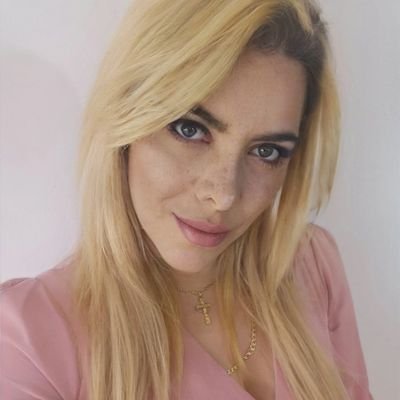 JuanitaVlezO1's profile picture. Abogada UdeM
E. Dirección comercial  Universidad the  George Washington usa,
MBA
Especialización contratación estatal UDEM
Especialización negociación UDEANDES