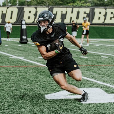 University of Iowa Transfer. College of Dupage athlete. 6’0 195 WR. #JUCOPRODUCT