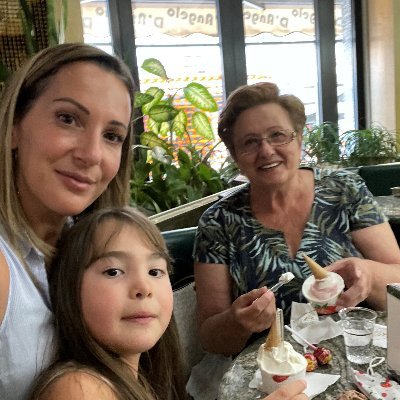 SaraConcordia's profile picture. Don’t ask when I woke up – better question is if I ever slept at all!