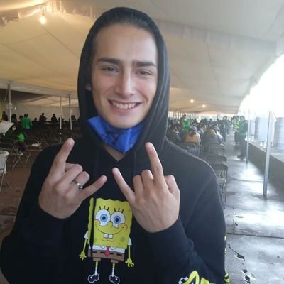 mi único cantante favorito Emilio osorio mi actor favorito 🤘🤘🤘