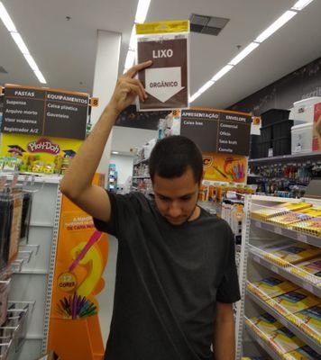 Passageiro da agonia e falando sozinho a maior parte do tempo