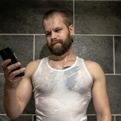 UK based chaser/love photography/travels interesting into bigger, beardy , hairy guys. Instagram: @grumpypowgallery  tiktok: @bearpov90