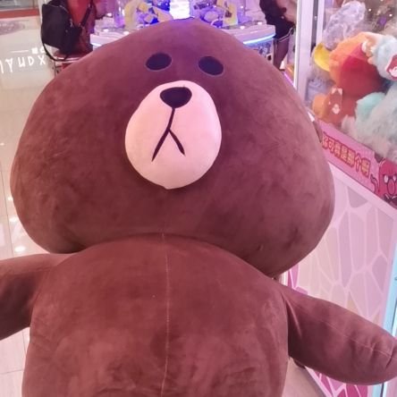 backtowork19's profile picture. look look