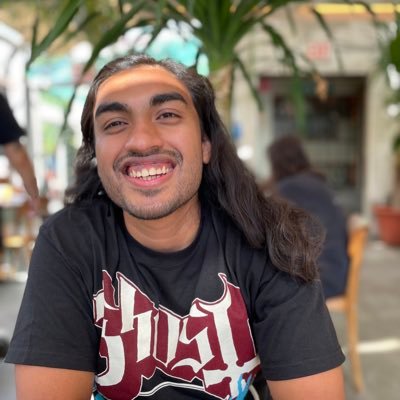 __biyas's profile picture. Love for all things indie