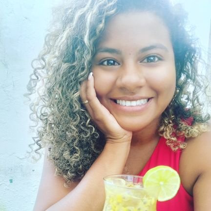 CaroDuqueC's profile picture. rugbier y abogada, una mezcla de café y miel. Un sólo complemento para una vida equilibrada entre el cuerpo y el alma