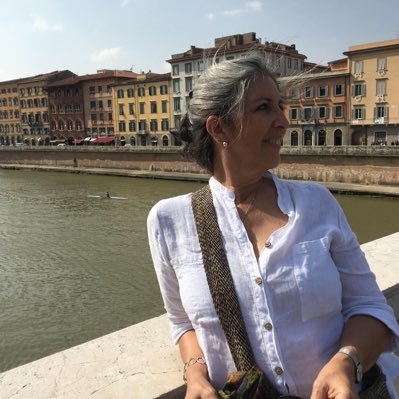 Profesional en estudios literarios; magister en escritura creativa; ex columnista de https://t.co/yQEsOJGXix Cartagena de Indias, Colombia