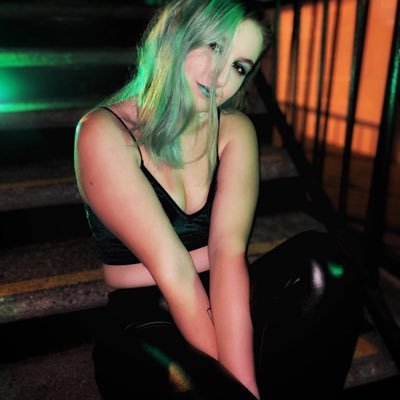21 year old singer/songwriter. From Boston, living in LA. https://t.co/oGtWjTgrkt