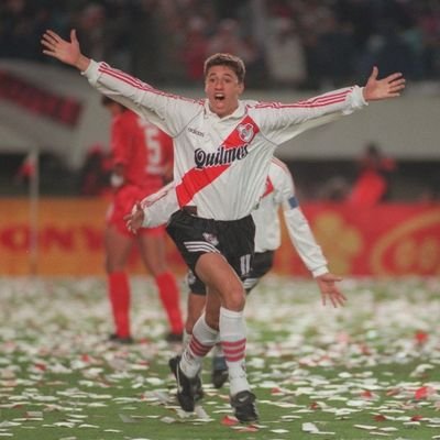 MiIIo912's profile picture. Ex promierdero, hincha de River y también del Liverpool. cuenta principal @riverpool_6