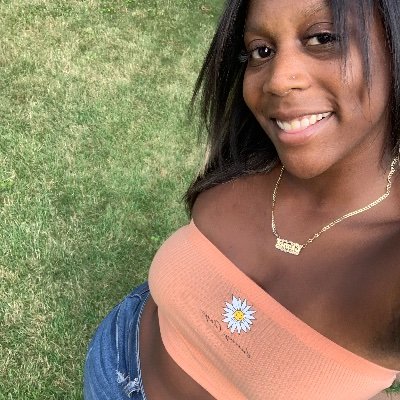 LaMiamiChan_'s profile picture. I'm a Gemini... soo let me be 
Dame Banda!!!! Que toy en desacatao!!!