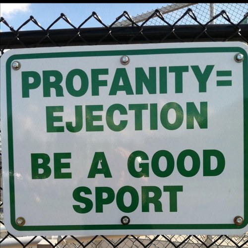 emptyhello's profile picture. 