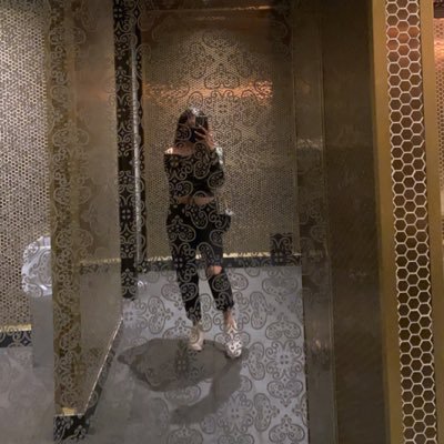 _priyaaujla's profile picture. just your avg brown girl