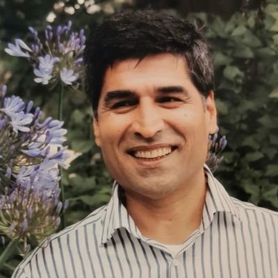 هر شخص حق انتقاد را دارد و هر شخص حق ابراز نظر دادن را دارد، ولی هیچکس مجبور نیست که با من همنظر باشد، به نظر شما احترام میکنم.