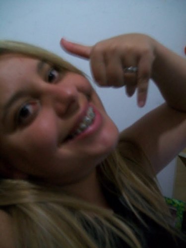Uma menina complicada, garota confusa,
aquela que não sabe o que quer, aquela que muitas vezes não entende nada…