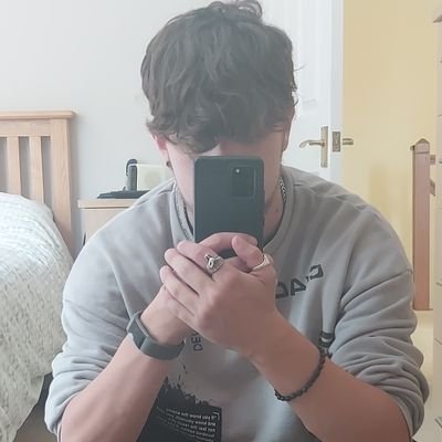 JamesxConstable's profile picture. I'm a dumbass