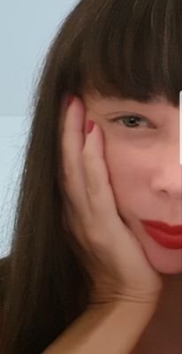 עיתונאית הארץ, זוכת אות זכויות אדם על שם אמיל גרינצוויג מטעם האגודה לזכויות האזרח