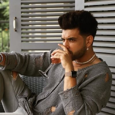 Last seen in Anees Bazmee's successful comic-caper Mubarkan, handsome actor Karan  Kundra is now gearing u… | Karan kundra, Cool hairstyles for men, Cute  celebrities