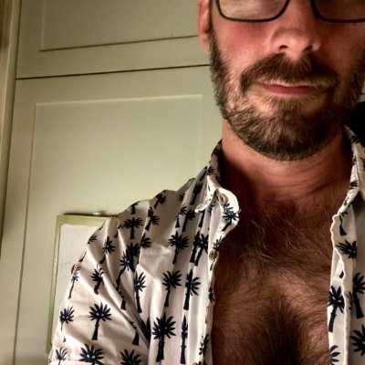 🔞NSFW - Geeky dad of 3 trying to keep life 🔥 - open relationship - 40s - erotica - porn - the thinking girl's secret crush - I love mom-bods 😍 - DMs open