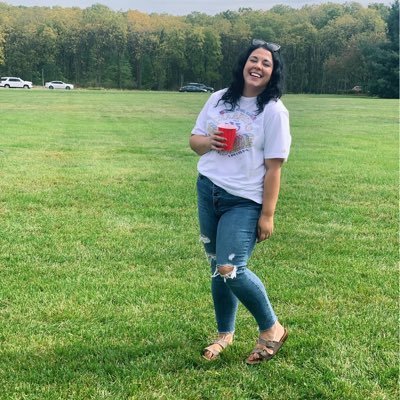 jangelotti_'s profile picture. | can be found drinking red wine through a straw 7 days a week | living room dancer | excel sheet maker / accounting |