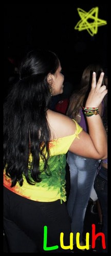 ' ~Por dentro umα personαlidαde minhαα .!
' Por forαα um conceito seu .
