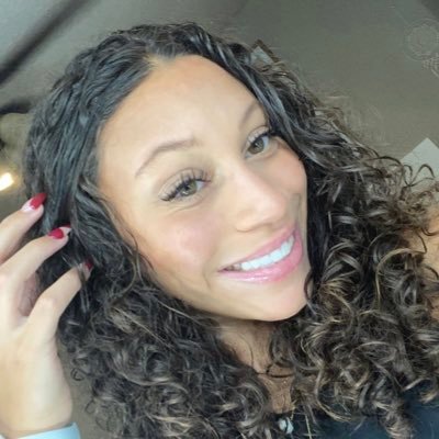 cailynbrown1's profile picture. ahs🐾 ‘22🦋