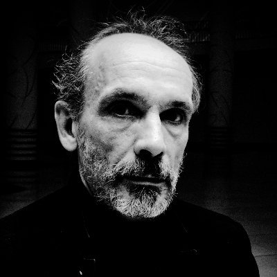 JosTontlinger's profile picture. Après près de 30 ans d’activités diverses, c’est en 2010 que la « photographie » surgit de manière parfaitement inattendue dans ma vie.