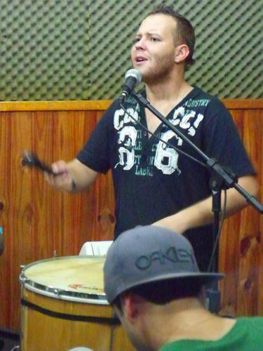 Percussionista do Grupo Novo Caso e apaixonado por música