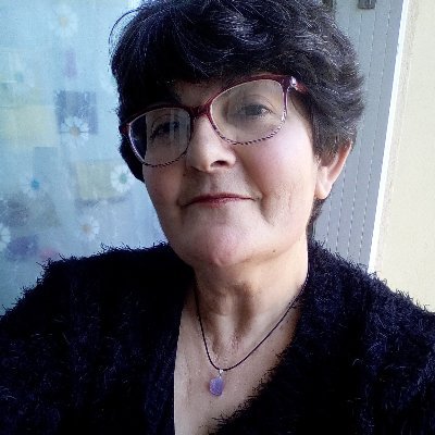 Handi artiste peintre auteure, je milite pour les droits des enfants, la suppression de la prescription sur les violences sexuelles et les droits de l'Homme