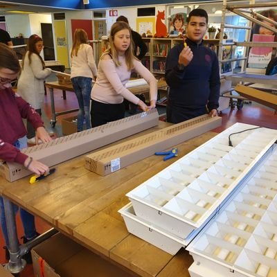 Scholen zitten krap bij kas maar verspillen wel geld aan stroom en gas! Geen geld voor leuke leerlingdingen! Dat kan anders met #SchoolSparen van @WALHALLAb_NL