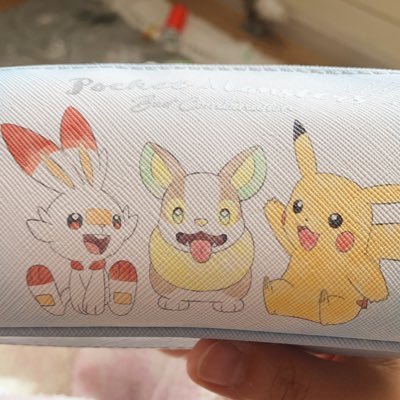 ポケモン垢を遂に作るに至ってしまったおたく。ポケモン剣盾(盾)プレイ中、ヒバニー一家尊すぎ。幼稚園児の子供と一緒にポケモン沼にドボン。毎週のアニポケを楽しみに生きる。ポケマスもゆるゆるプレイ中。