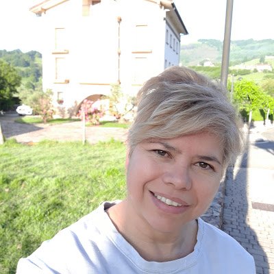 Sin nungun prejuicio siempre dispuesta a los cambio .