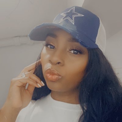 💇🏽‍♀️Licensed Cosmetologist Co-host of #Thirty Three Sports Podcast ⭐️#Dallascowboys Fan⭐️ 💈Sports Barbershop coming soon Listen to podcast. click link below