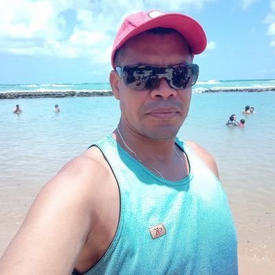 sou uma pessoa muito comunicativa e de bem com a vida vamos conversar pra mim conhecer melhor