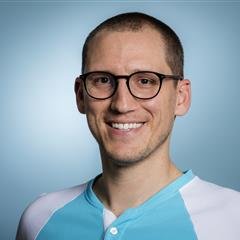 Physiothérapeute du sport, préparateur physique et podcasteur