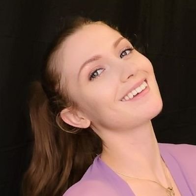 elenisarahbeau Profile Picture