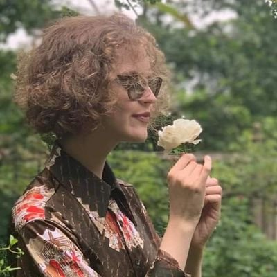 Underworld dandy
| Game Director @perfectcrime_uk |
Former romance/companion design lead @larianstudios | Urge Guy | they/them |