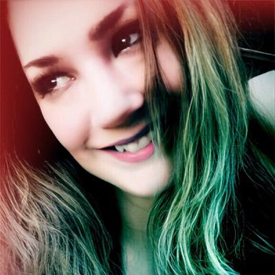 chelyn1102's profile picture. 