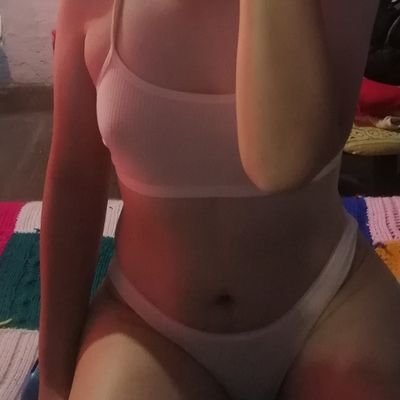 hola me llamo Alexa tengo 27 trans 2 años en hormonas lesbiana si mandas foto de tu pene jamas te responderé