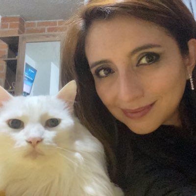 yamilitalopezR's profile picture. Esp. en Alta Gerencia. Comunicadora Social