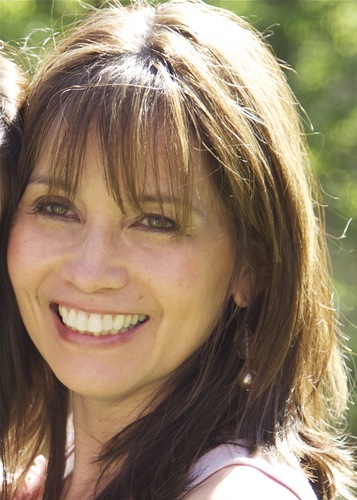 AggieAlvez's profile picture. Vegan mom, hiker, and Pilates and B'way junkie who dreams in dark chocolate