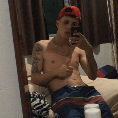 Agradeço a oração, mas eu já tenho Deus do meu lado.