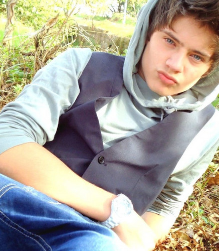 A NAMORADA DO @CHRIS_LEAO ..                                                
'I ♥ @CHRIS_LEAO
- SEGUINDO PELO MEEU AMOR @CHRIS_LEAO S2 


Desde: 02/07/2011