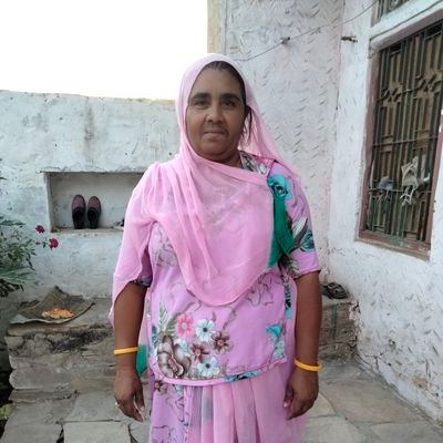 Niku92210476's profile picture. Bday - 24 Oct