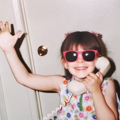 theodorelottie's profile picture. 🌹tell me to go work on my book🌹. (she)