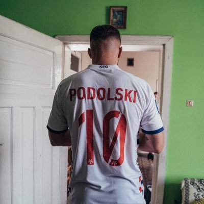 News von und mit Lukas Podolski. Schaut auch auf meine Homepage: https://t.co/zK7FnPQiEI Instagram: poldi_official