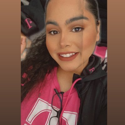 ashleyshtx's profile picture. T-Mobile Mobile Expert, #Magenta since 2014, social media enthusiast & Makeup Artist 👩‍🎨